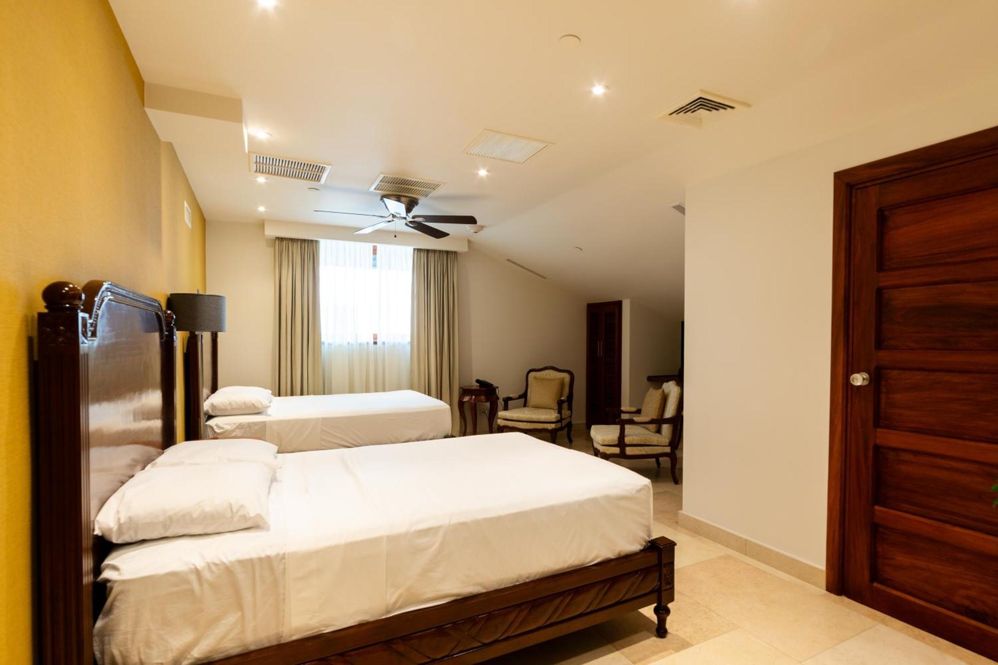 Hotel Plaza Herrera Panama City Eksteriør billede